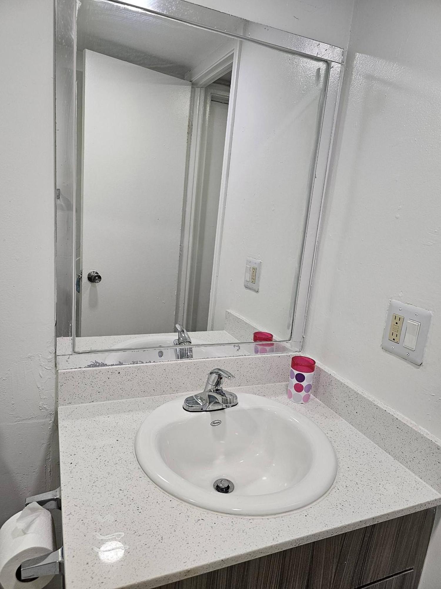 Room In Apartment - The Sample Rd Retreats 폼파노 비치 외부 사진